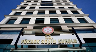 Tarihi seçimde sandıklar kapandı: YSK'ya çıkan tüm yollar yaya ve araç trafiğine kapatıldı