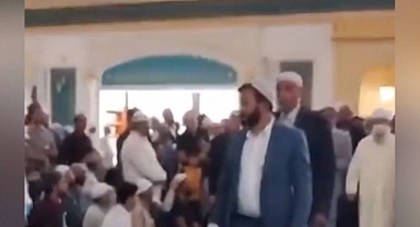 Vefat eden Abdulbaki Elhüseyni'nin büyük oğlu Muhammed Saki Menzil'deki camide böyle karşılandı