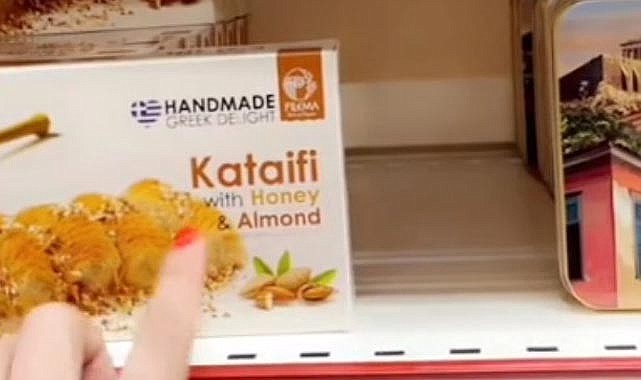 Yunanistan'da markete giden vatandaş Türk tatlılarının Yunanistan'da