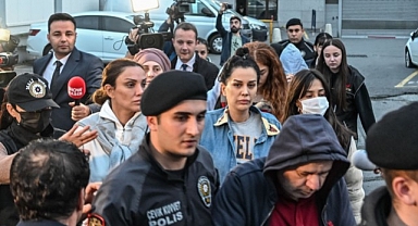 Şok iddia: Dilan Polat kız kardeşiyle adliye koridorunda kavga etti: Senin aşırılıkların yüzünden buradayız.