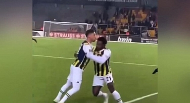 Maç bitiminde ortalık karıştı! İrfan Can Kahveci taraftarın üzerine yürüdü