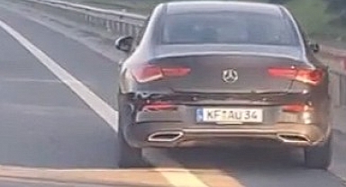 Lüks aracın içerisinde kadına şiddet uyguladı!