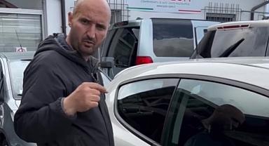 Mıknatıs ve vida ile araba kapısını saniyeler içinde böyle açtı!
