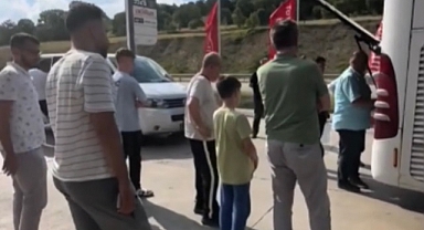 48 saat uyumadan otobüs kullanan şoför ile yolcular arasında gerginlik!