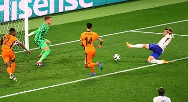 Hollanda ve Fransa maçında sessiz gece: Devlerin maçından gol sesi çıkmadı!