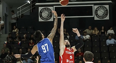 On İki Dev Adam, Filipinler'i mağlup etti!