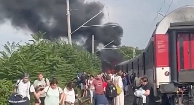 Otobüs ile tren çarpıştı: Ölü ve yaralılar var!