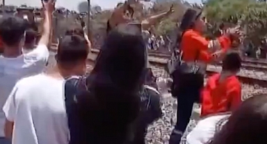 'Selfie' sonu oldu! Tren çarpan kadın hayatını kaybetti