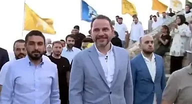 Berat Albayrak TÜVGA kampında gençlerle buluştu