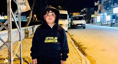 Yeni aldığı silahını göstermek isterken arkadaşının 7 yaşındaki oğlunu öldürdü