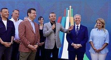 CHP lideri Özgür Özel: Paris'e iki rekortmenle geldim!