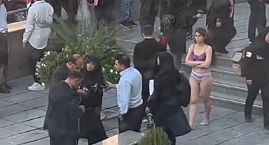 İran’da soyunarak hükümeti protesto eden kadın akıl hastanesine kapatıldı