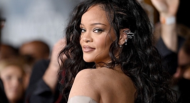Rihanna sosyal medyadan açıkladı: ABD seçimlerinde neden oy veremiyor!