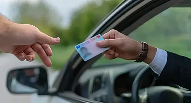 Ehliyete ilk kez yaş sınırı geliyor: Bu yaşın üstündekilere 'sürücü olur' raporu verilmeyecek