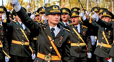 İhraç edilen teğmenler hakkında yeni gelişme: Karar kesinleşirse tazminat da ödeyecekler
