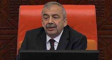 Sırrı Süreyya Önder kalp krizi geçirdi!