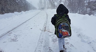 Açıklamalar peş peşe geliyor: Pek çok il ve ilçede eğitime kar molası