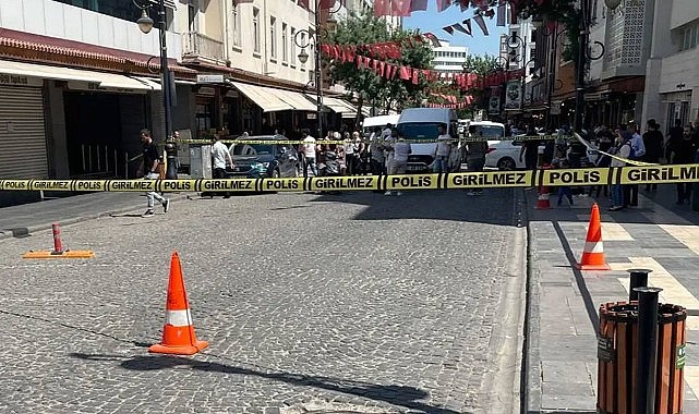 Diyarbakır'da Koç Holding bünyesindeki Yapı Kredi şubesine silahlı saldırı: Kepenklerine ateş edildi
