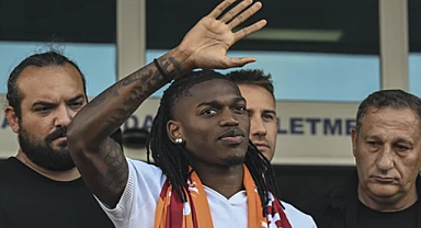 Rafael Leao İstanbul'a indi! Galatasaray taraftarına ilk mesaj