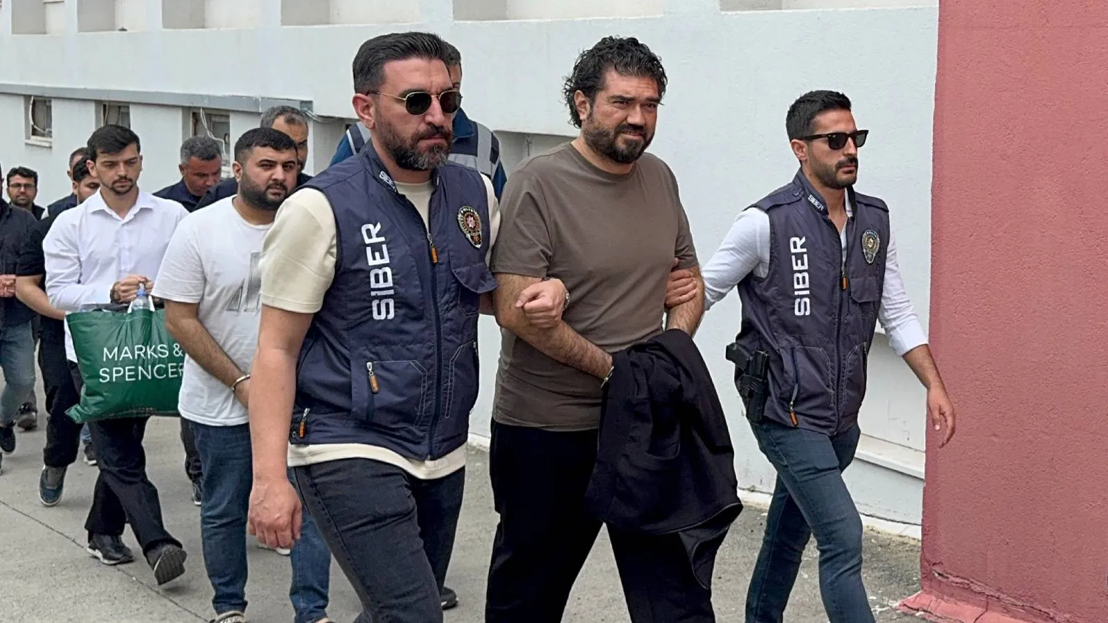 Rasim Ozan Kütahyalı hakkında tahliye kararı