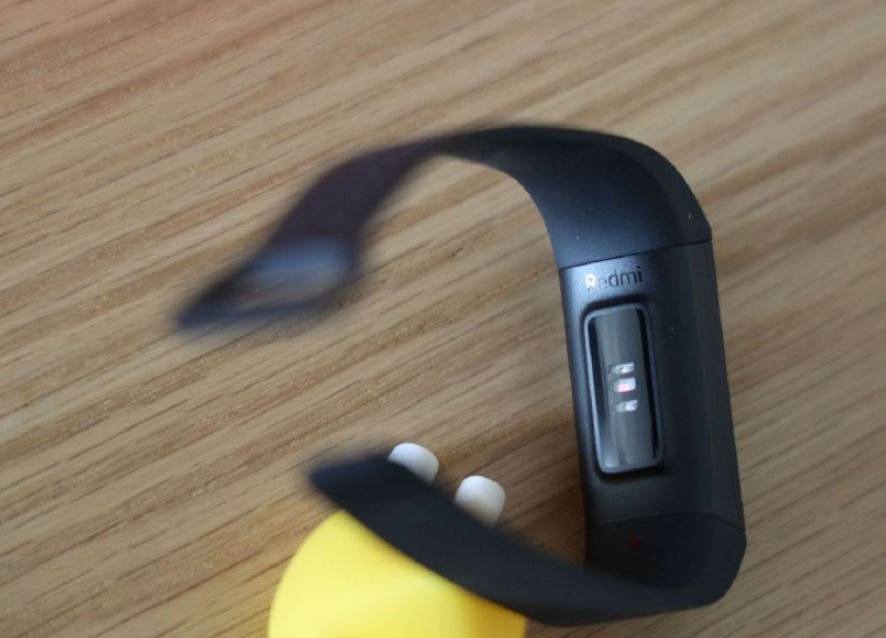 Xiaomi'nin Uygun Fiyatlı Redmi Band'dan İlk Kullanıcı Fotoğrafları  12
