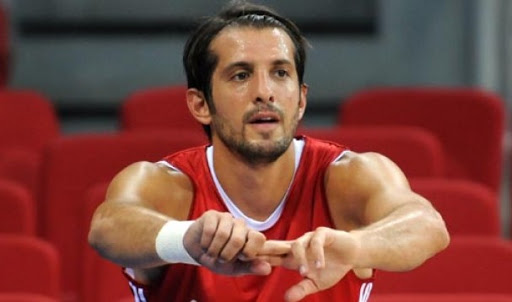 Kerem Tunçeri kimdir? Hangi takımlarda forma giydi? 13