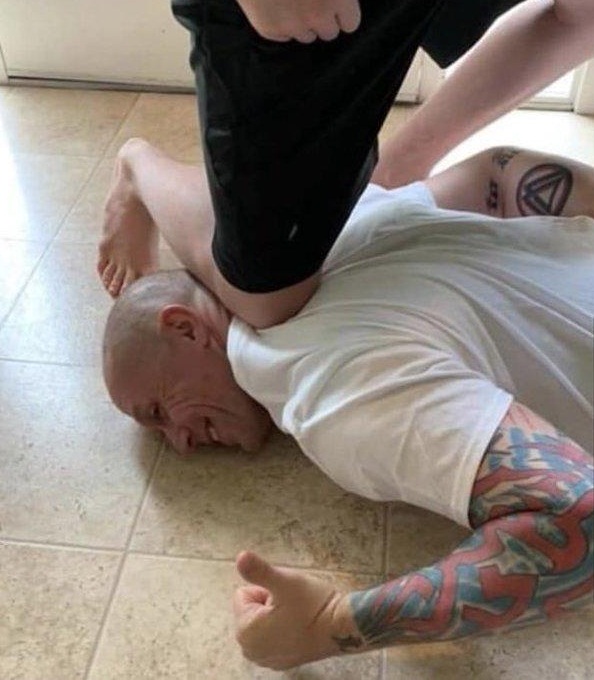Şok görüntüler... George Floyd'un ölümüyle dalga geçtiler! 4