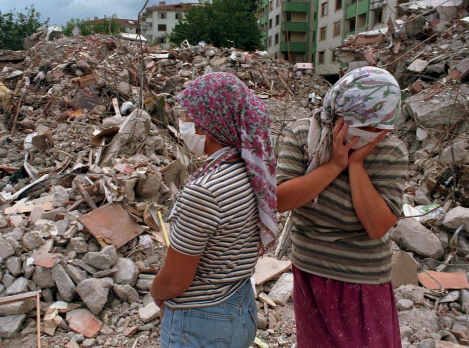 17 Ağustos depreminin 21. yılında hafızalardan silinmeyen görüntüler 4