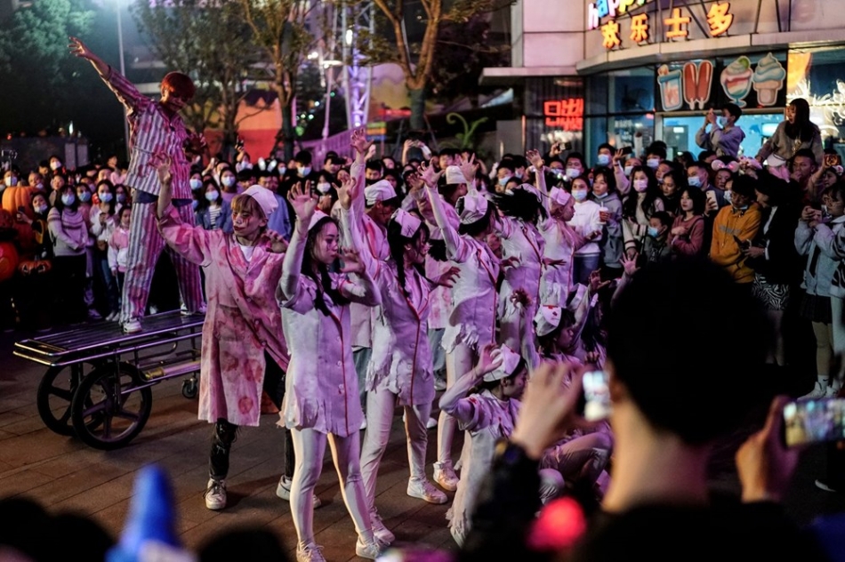 Koronavirüsün başlangıç noktası Wuhan’da hayat normale döndü 2