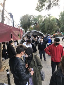 Hastanelerden gelen görüntüler korkutuyor, sıralar yollara taştı 8