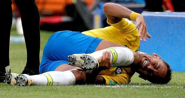 Neymar'a insanlık dışı faul, sezonu kapatmış olabilir! Baba Neymar: Oğlumu kurban ettiler! 6