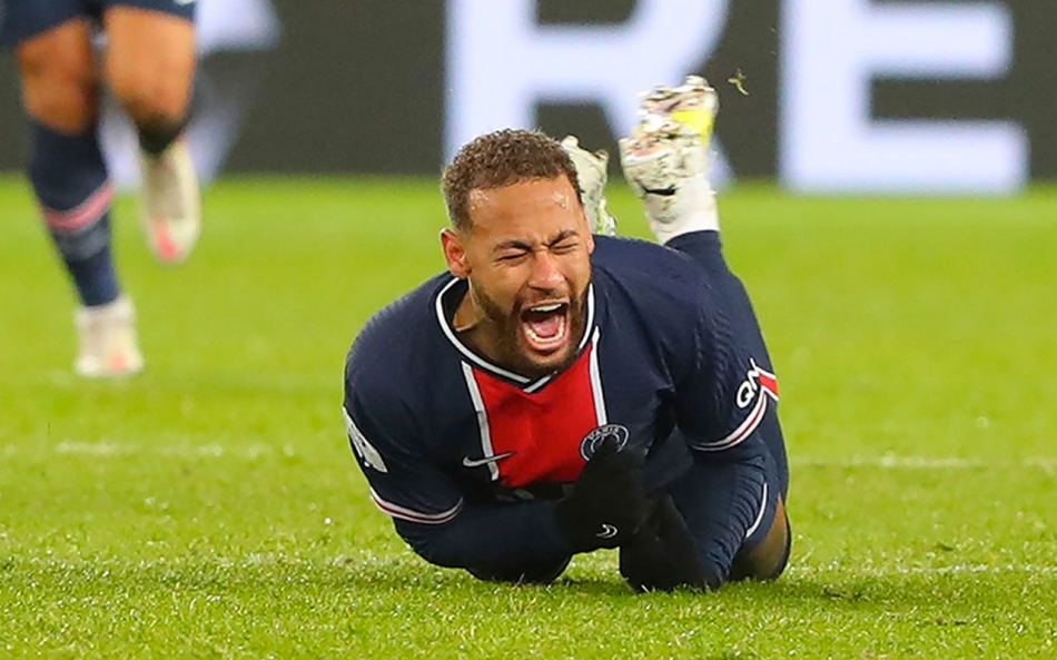 Neymar'a insanlık dışı faul, sezonu kapatmış olabilir! Baba Neymar: Oğlumu kurban ettiler! 1