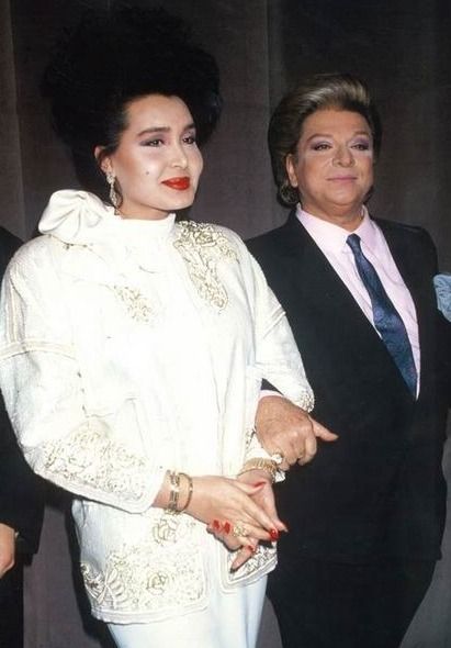 Bülent Ersoy ve Zeki Müren'in dudak dudağa fotoğrafları gündem oldu! 1