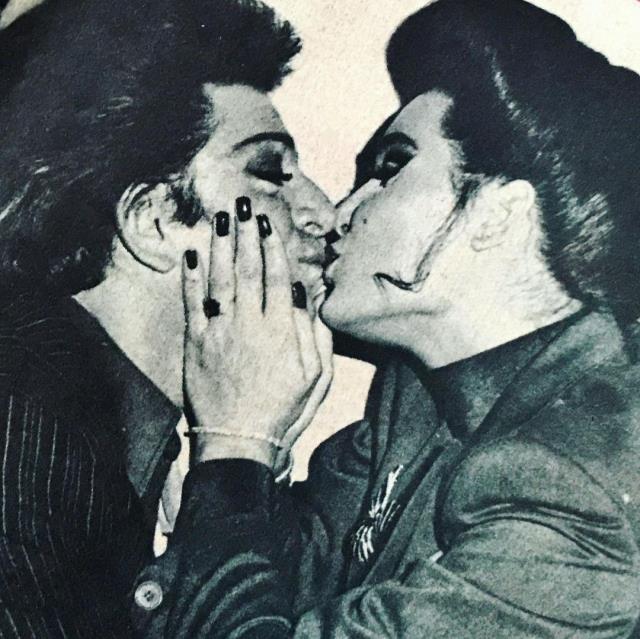 Bülent Ersoy ve Zeki Müren'in dudak dudağa fotoğrafları gündem oldu! 3