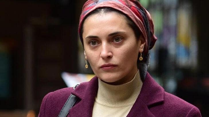 Kırmızı Oda'nın sevilen oyuncusu Aslıhan Gürbüz'ün yeni tarzı çok beğenildi! 1