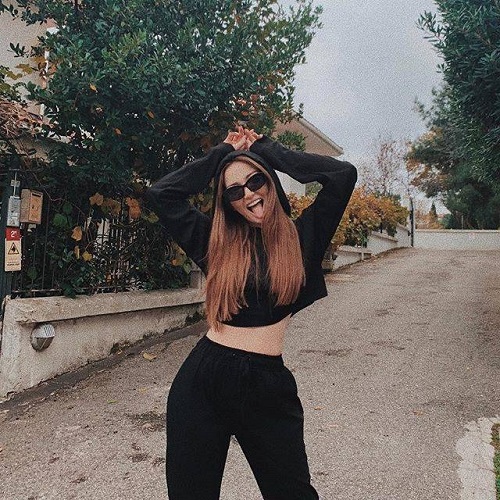 Danla Biliç sevgilisiyle olan fotoğrafı o yorumdan sonra kaldırdı! 3