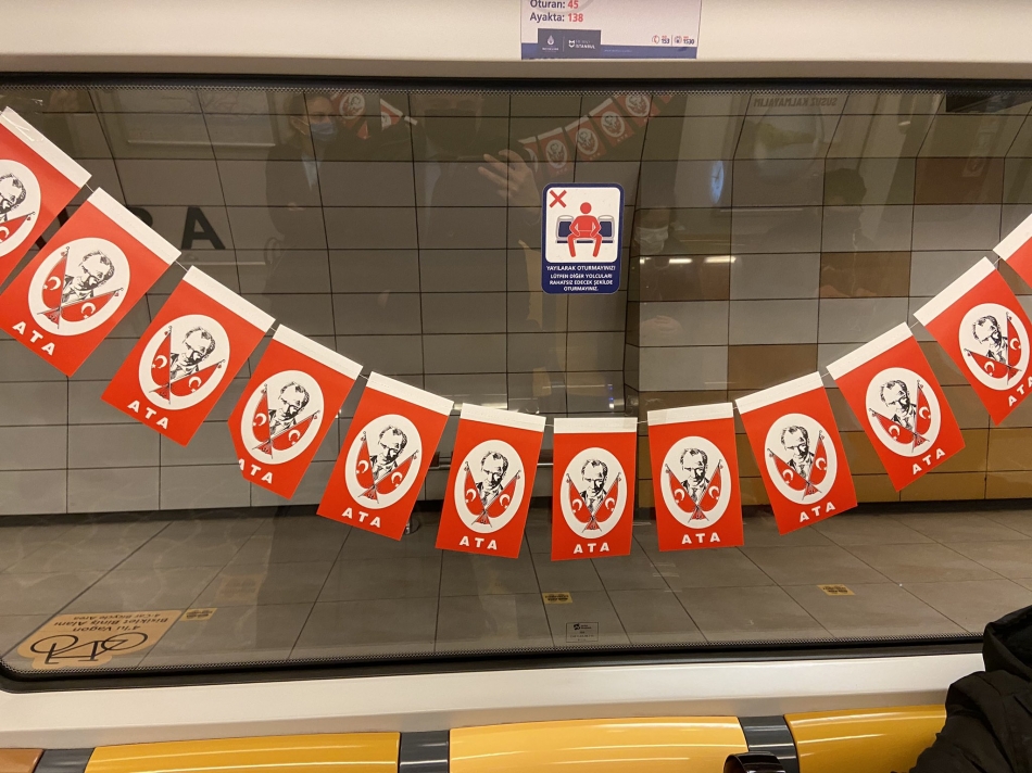 İstanbul Büyükşehir Belediyesi, metro ve tramvayları Atatürklü Türk Bayrakları ile süsledi 3