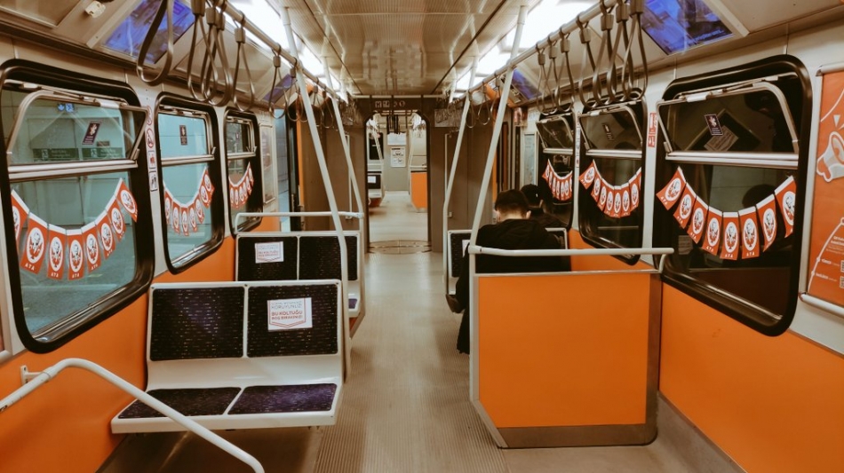 İstanbul Büyükşehir Belediyesi, metro ve tramvayları Atatürklü Türk Bayrakları ile süsledi 12