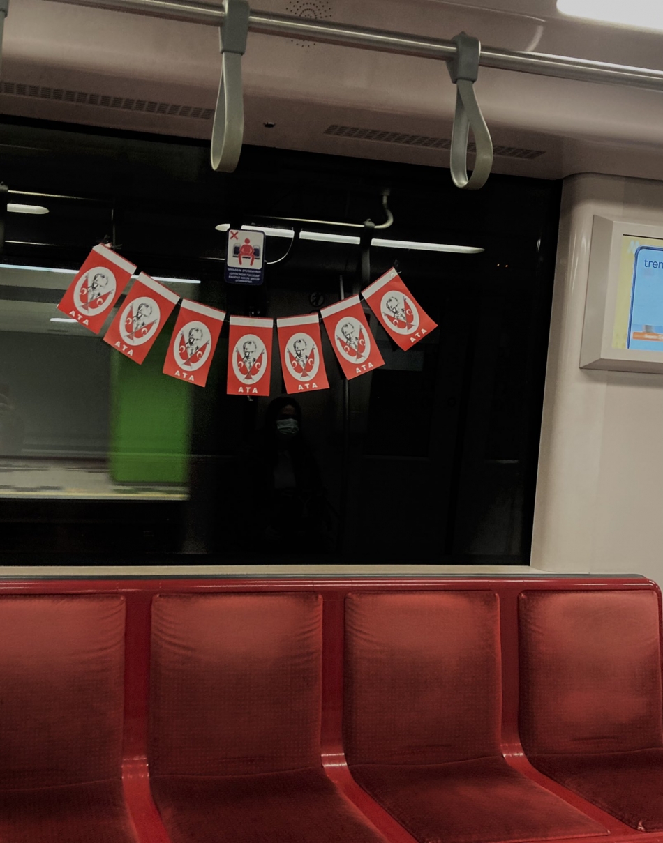 İstanbul Büyükşehir Belediyesi, metro ve tramvayları Atatürklü Türk Bayrakları ile süsledi 8