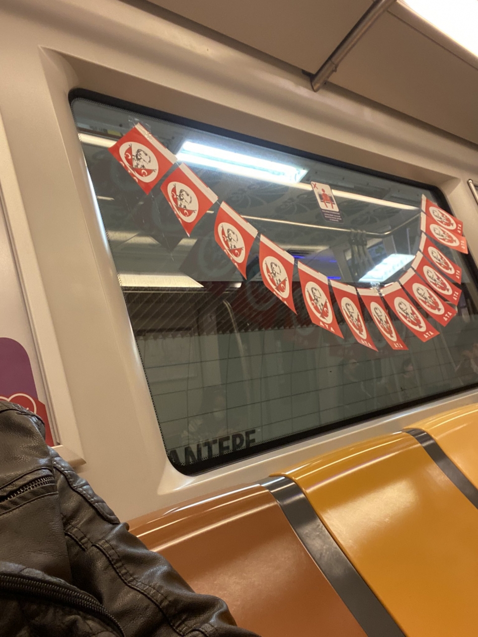 İstanbul Büyükşehir Belediyesi, metro ve tramvayları Atatürklü Türk Bayrakları ile süsledi 9