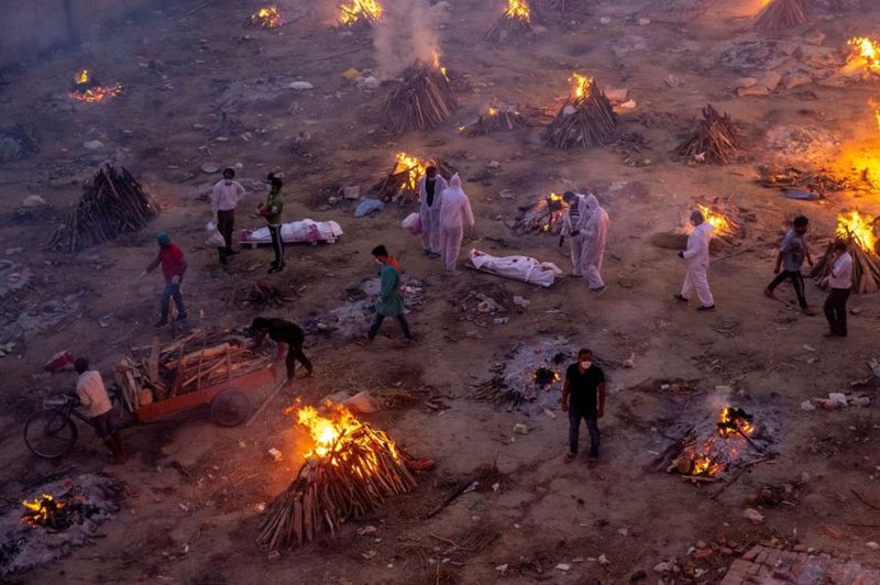 Hindistan'da insanlık dramı! Sağlık sistemi çöktü, vaka sayıları 400 bini aştı 7