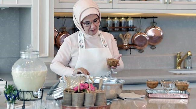 Emine Erdoğan'ın saati dikkat çekti 1