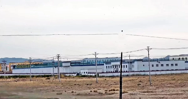 Çin'in Uygur Türklerini toplama kampı ifşa oldu! İlk kez görüntülendi! 3